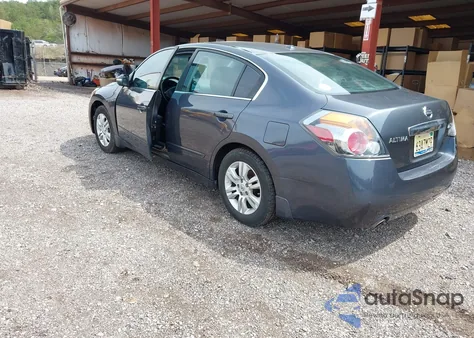 2010 Nissan Altima 2.5 S z USA, uszkodzony, nr VIN 1N4AL2AP1AC143578